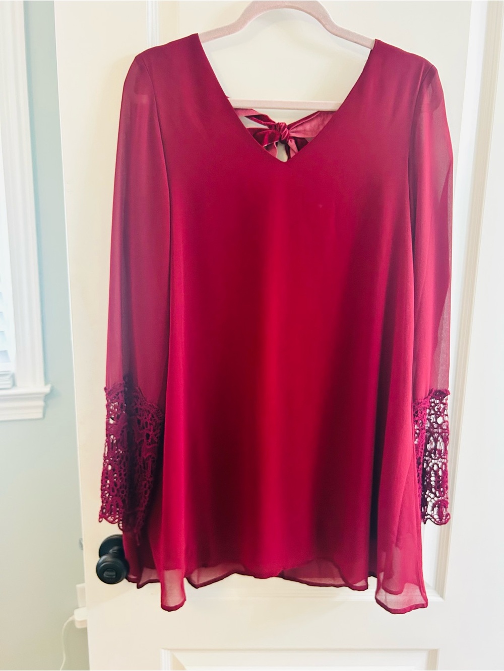 Beautiful UMGEE  Burgundy V-Neck Chiffon Blouse with Lace Cuffs - M